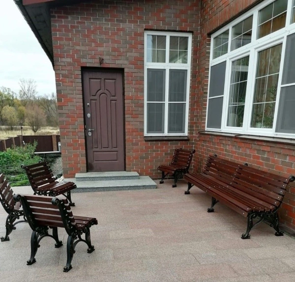 Скамейка чугунная «Классика» 2,0 м (2 опоры)